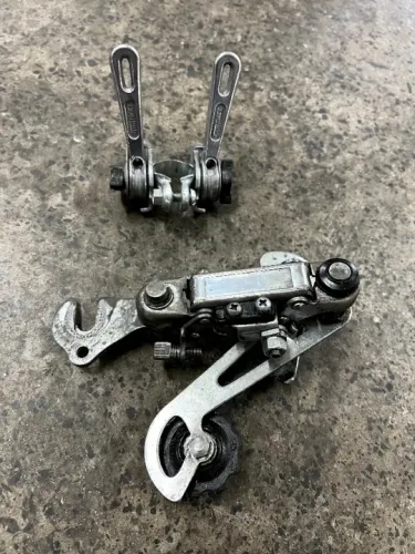 Câmbio com gancheira e trocador Caloi 10 original SunRace