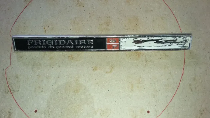 Emblema antigo de geladeira 