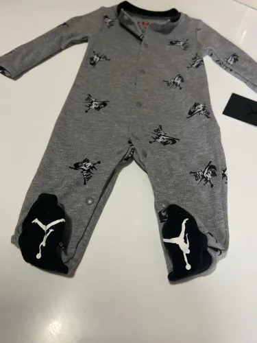 Macacão Nike Jordan infantil 