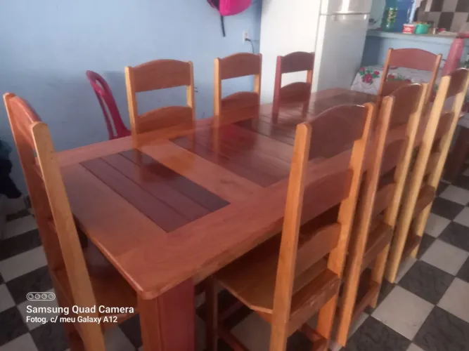 Mesa de Jantar de Madeira com 8 Cadeiras mesa de 80 por  80 quadrada 370