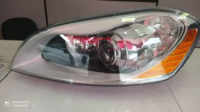 Farol Esquerdo Volvo Xc60 2008 2009 2010 2011 Com Xenon