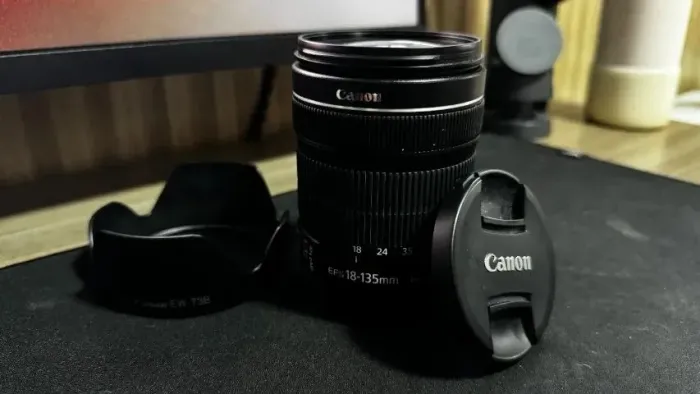 Lente Canon EF-S 18-135mm