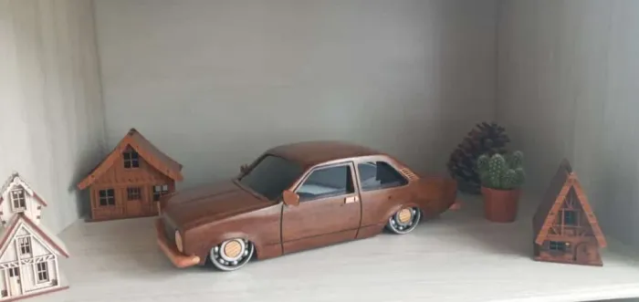 miniatura feito em madeira nobre nao envio ok chevette