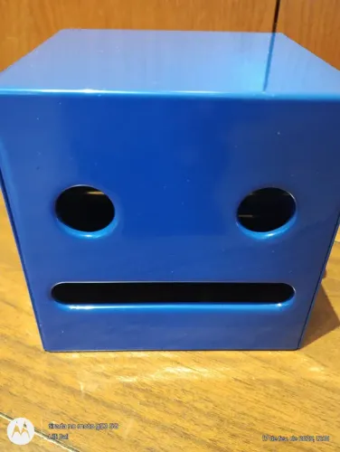 Kit Porta-Papel higiênico Criativo em metal. Formato de Robô. Duas cores