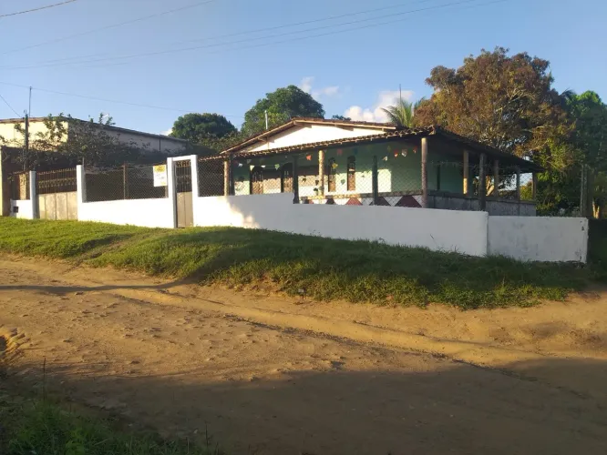 Sítio em Tanque de Senzala, 2km atrás do Posto São Luís, BR 324, distrito de Sto Amaro.