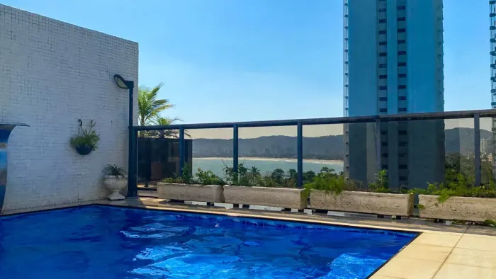 Cobertura À VENDA no Condomínio Costão das Tartarugas na praia da Enseada em Guarujá.