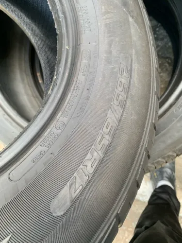 Pneus 265/65/17 por 200$ cada seminovos originais