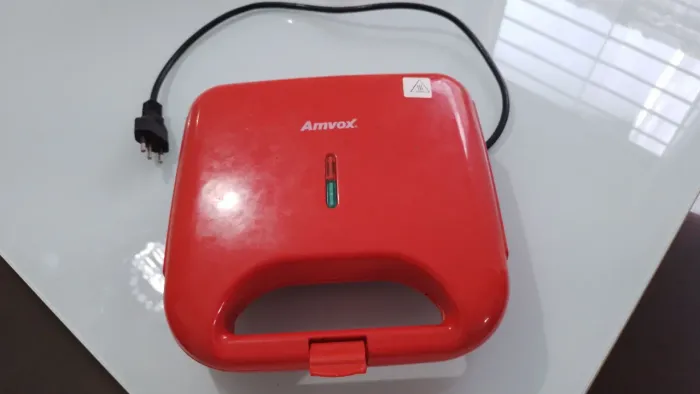 Sanduicheira Amvox