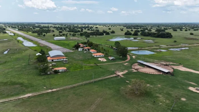 Fazenda de 46.464hec em Cáceres MT. 350 milhões. Ver descrição