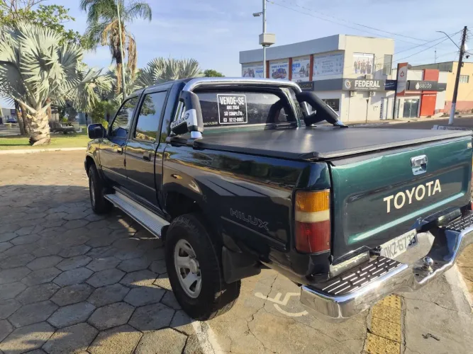 Toyota Hilux CD SRV 4X4 3.0 8V 116cv TB Diesel 2004