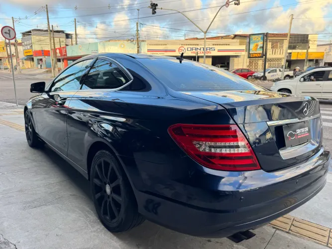 Mercedes-Benz C-180 CGI Coupe 1.8 16V 156cv Aut. 2012