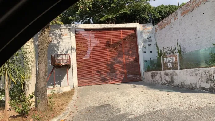 Lote plano condomínio bairro Colonial 209 m2