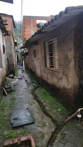 Terreno com casa pra reformar