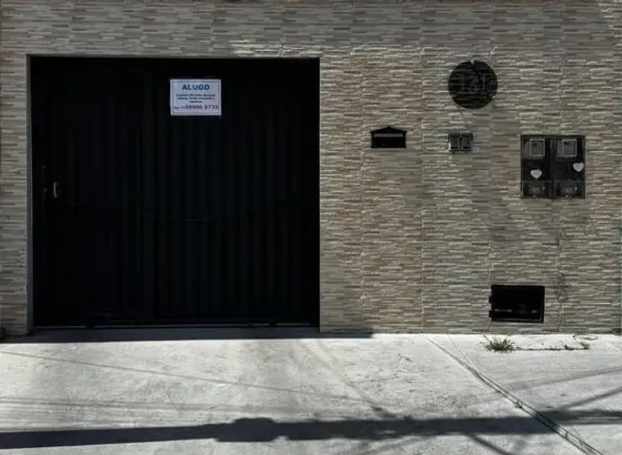 Alugo Casa Térrea -  2/4 Santa Mônica