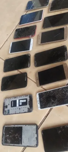 Celular retirada de peças