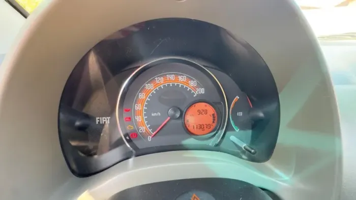 Fiat Uno Vivace Celeb. 1.0 EVO F. Flex 8V 3P 2013