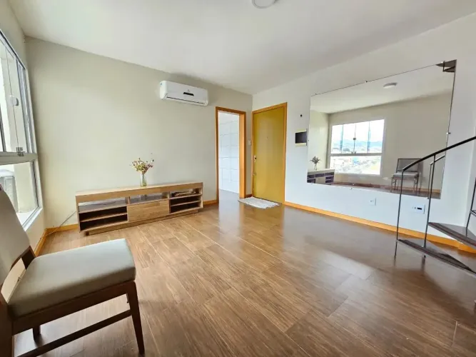 Duplex para venda tem 123 metros quadrados com 2 quartos em Partenon - Porto Alegre - RS