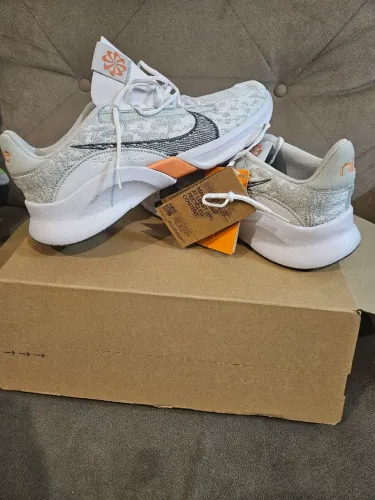 Tênis Nike superRep 3