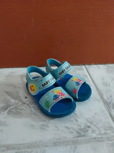 Sandálias Baby Shark - Tamanho 19