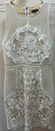 Vestido de renda branco