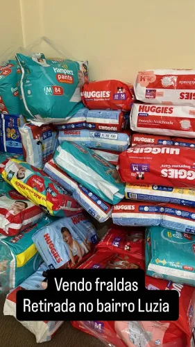 Pacotes de Fraldas P e M Lacradas | - Ótima Oportunidade!