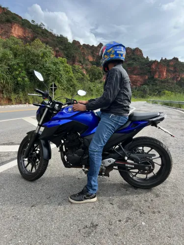 Vende-se FZ25 2019