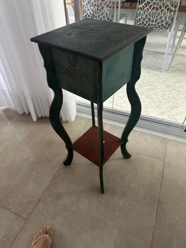 Mesa de canto decorativa