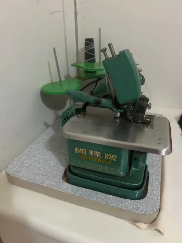 Máquina de Costura Overlock Butterfly