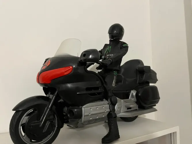 Boneco com roupa de motociclista e moto escala 1/6