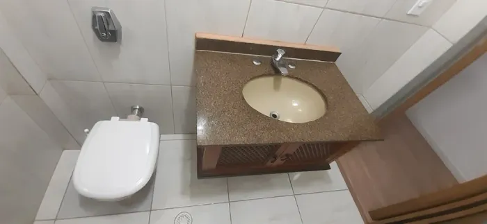 PIAS DE GRANITO