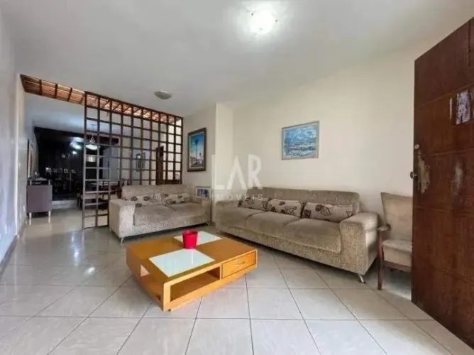 Casa à venda, 5 quartos, 3 suítes, 2 vagas, Sagrada Família - Belo Horizonte/MG