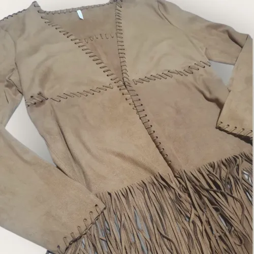 Jaqueta de camurça com franjas - Estilo Boho Chic