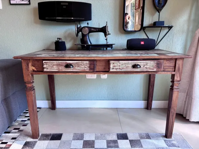Mesa rústica de madeira maciça + aéreo (prateleira suspensa)