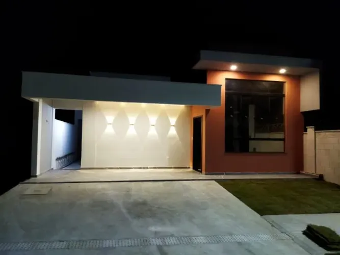 Quer em morar próximo ao centro - Vendo casa 3 quartos com suíte no Recanto das Flores