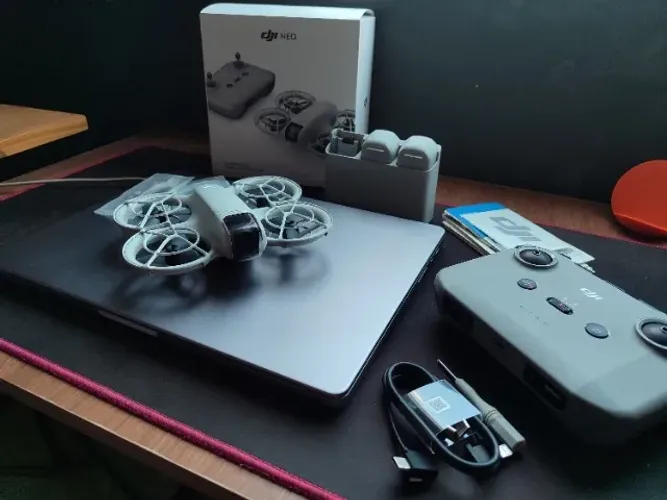 Drone DJI Neo Fly More Combo (Pouquíssimo Usado!)