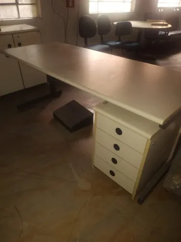 Mesa de Escritório - Tamanho Grande (Chefia)