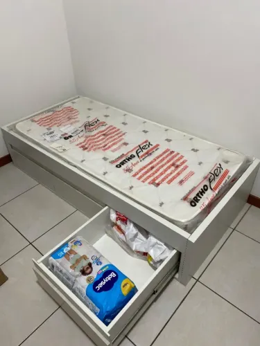 vendo urgente. Cama infantil 100% MDF, 3 gavetões. ótimo estado