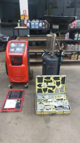 Vendo máquina de trocar óleo de câmbio automática ( semi nova )