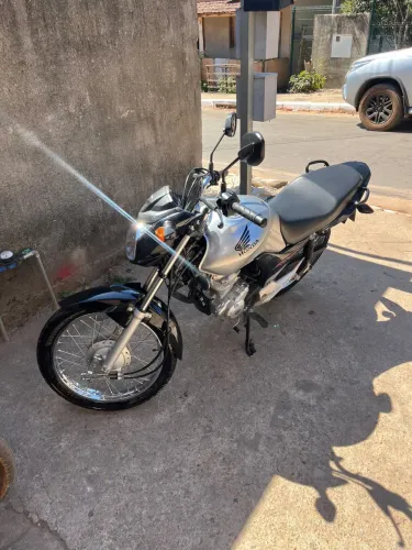 Veículo Extremamente novo 