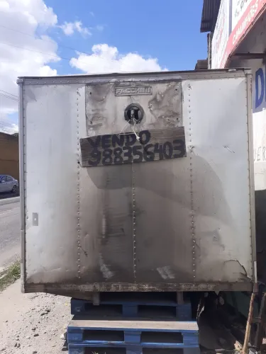 Baú 2,30 x 4,53 aceito oferta (semi isotérmico)