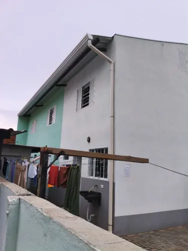 Alugo kitnet para mulher 