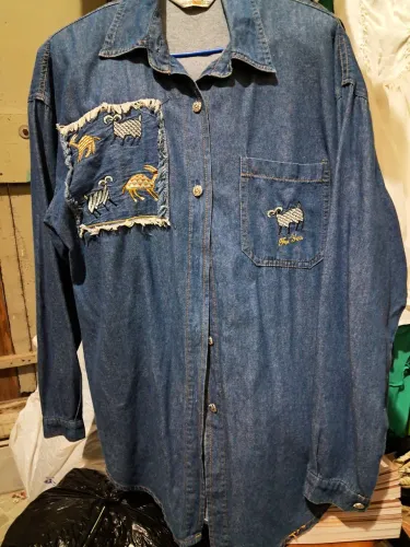 Camisão Jeans Bordado - Estilo Único!