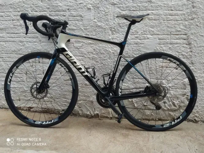 Bicicleta Road Giant Defy Carbon Disc 105 2x11