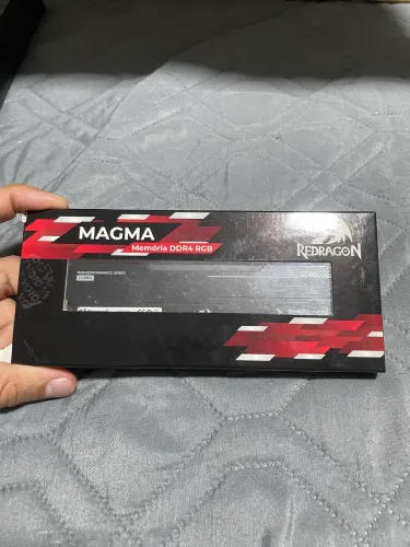 Memória 8GB DDR4 RGB Redragon