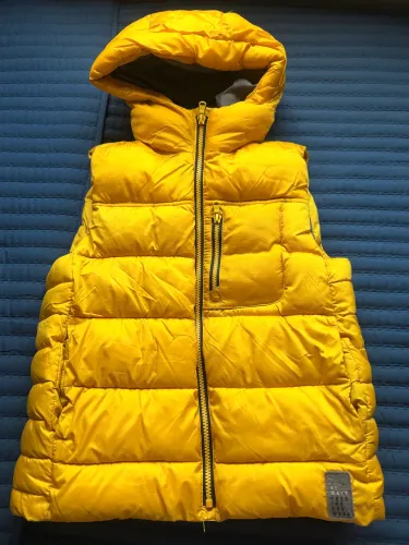 Colete infantil menino ZARA tam. 8-9. Usado poucas vezes