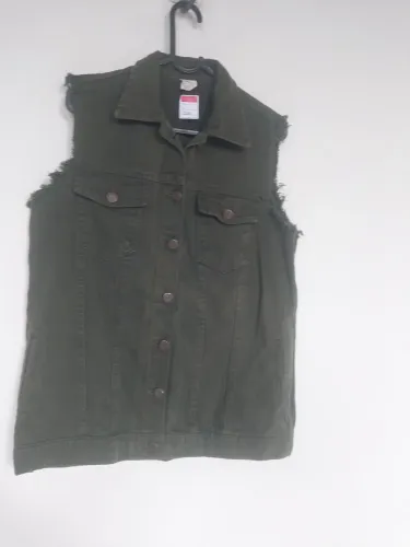 Jaqúeta feminina T:40 V 45,00