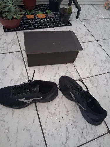 Tenis mizuno action 4 cor preto