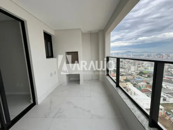 Apartamento com 1 suíte + 2 dormitórios à venda na Vila Operária em Itajaí