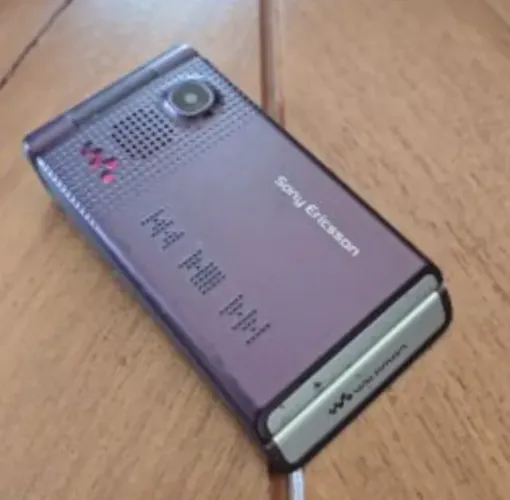 Celular Sony Ericsson Walkman roxo