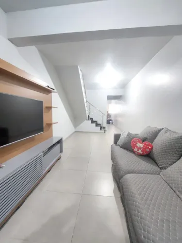 Vendo excelente Casa, na AV. Mauriti, Pedreira.